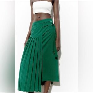 Zara Pleated skirt
